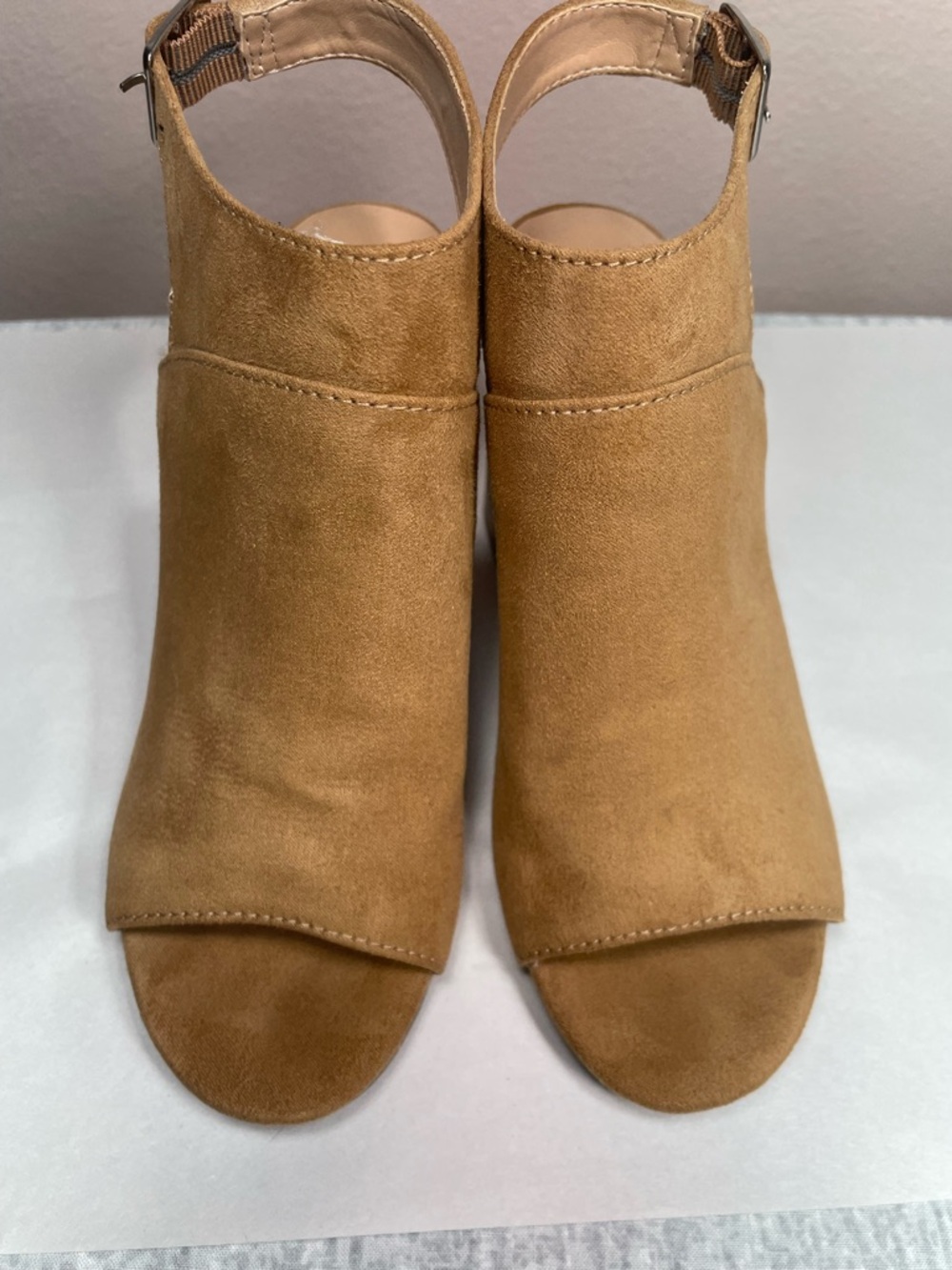 A New Day Tan Suede Block Heel Sandals‎ Open Toe Buckle Strap Size 6 - Picture 8 of 11